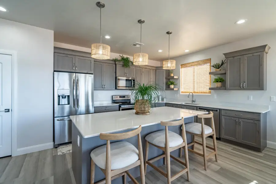 1019 W Jonathon Dr, Washington, UT 84780 - Image #2