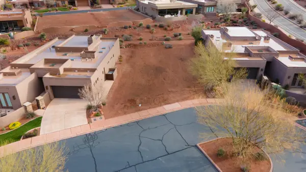 2085 Tuweap Dr, St George, UT 84770