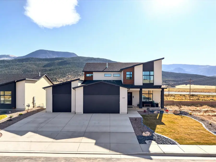 2549 W Black Sage Dr, Cedar City, UT 84720 - #2