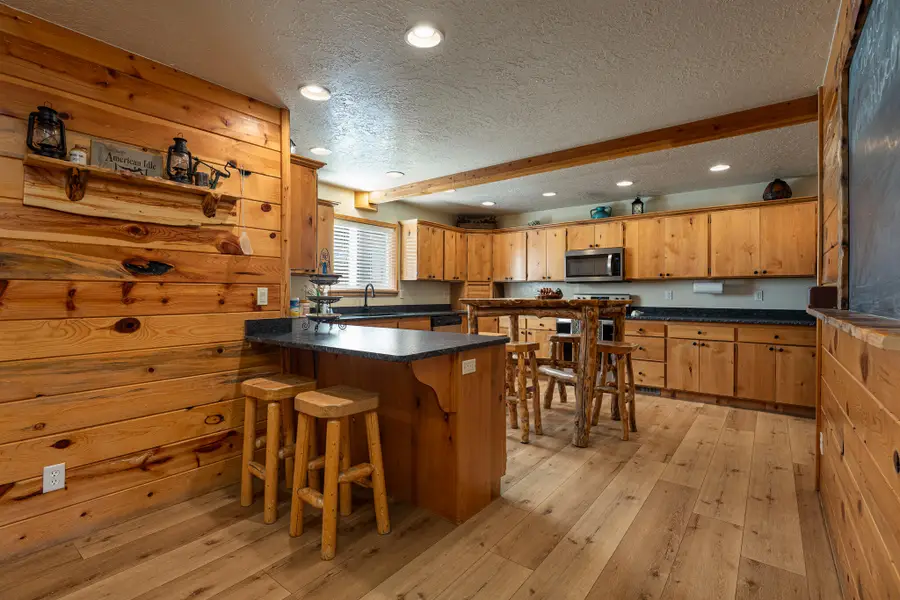 1505 W Elk Ridge Dr, Duck Creek Village, UT 84762 - #2