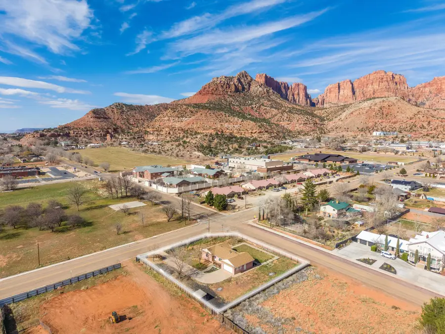 780 N Hildale St, Hildale, UT 84784 - #2