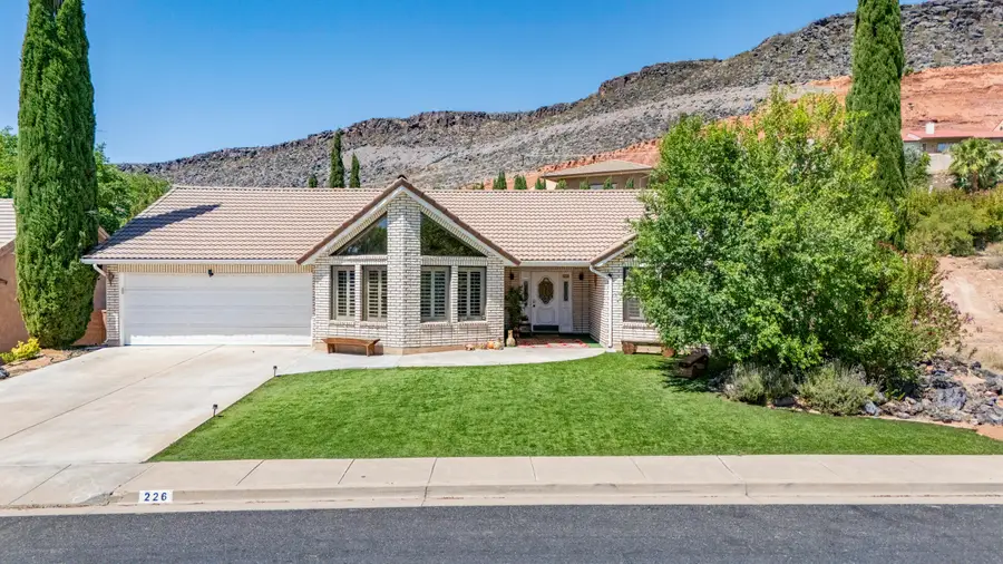 226 S Donlee Dr, Saint George, UT 84770 - #2