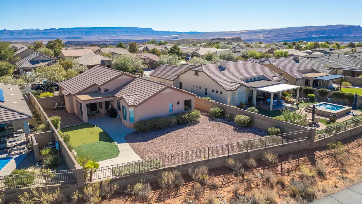 1163 N Crown King Ave, Washington, UT 84780 - #1