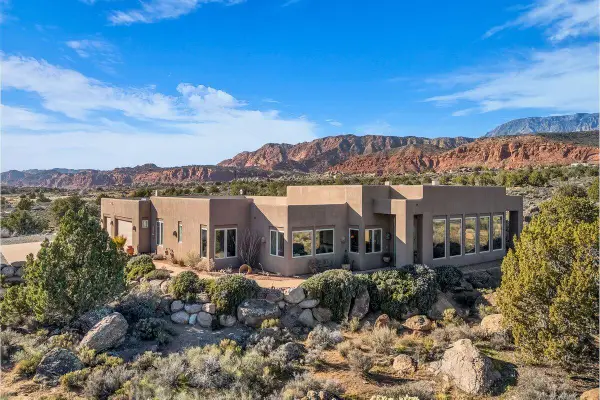 451 W Silver Reef Rd, Leeds, UT 84746