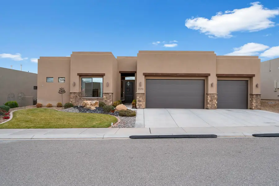 1370 W Firepit Knoll Dr, Saint George, UT 84770 - Image #3