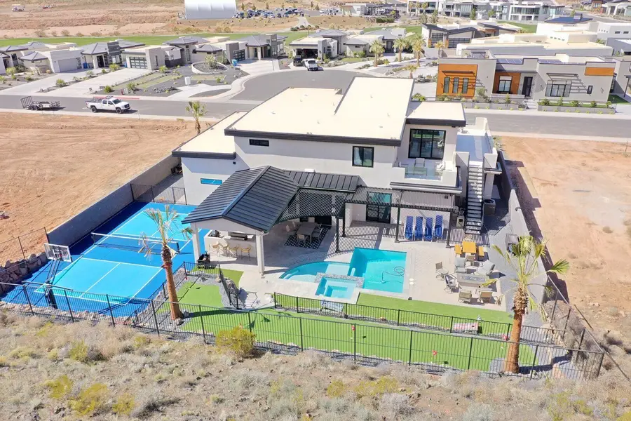 1463 W Torrey Pines Rd, Hurricane, UT 84737 - Image #2