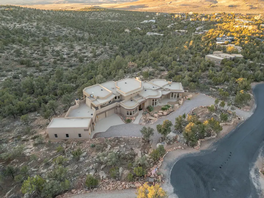 384 N Sundial Ridge Cir, Dammeron Valley, UT 84783 - Image #3