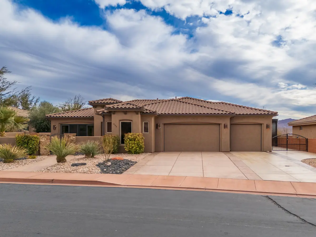 506 W Tenaya Dr, Ivins, UT 84738 - Image #1