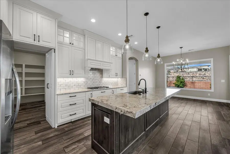 738 W Osprey Dr, Washington, UT 84780 - Image #2