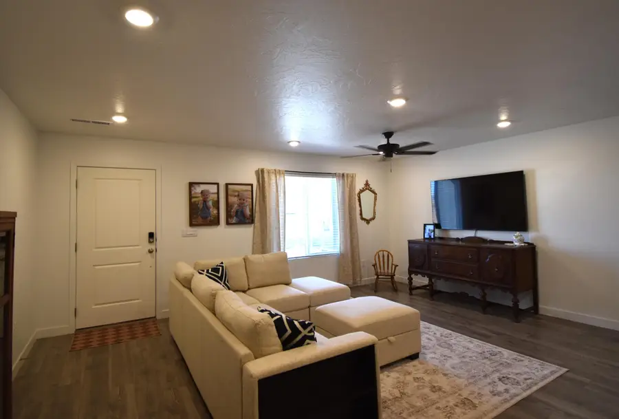 1369 S Pole Creek Ln, Washington, UT 84780 - Image #3