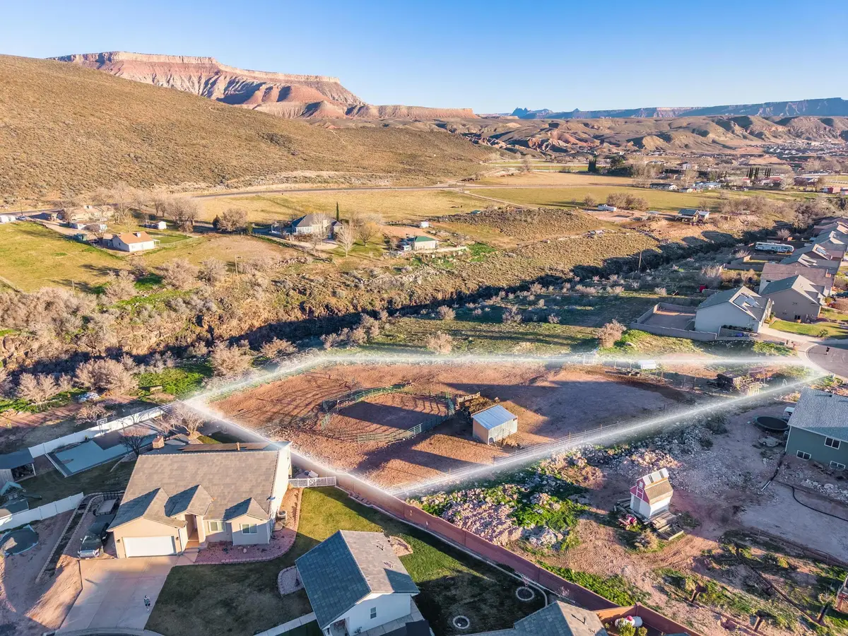 210 W Peachtree Dr, Toquerville, UT 84774 - #1