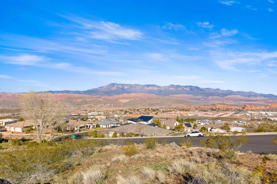 2393 W Ridge View Dr, Hurricane, UT 84737 - #3