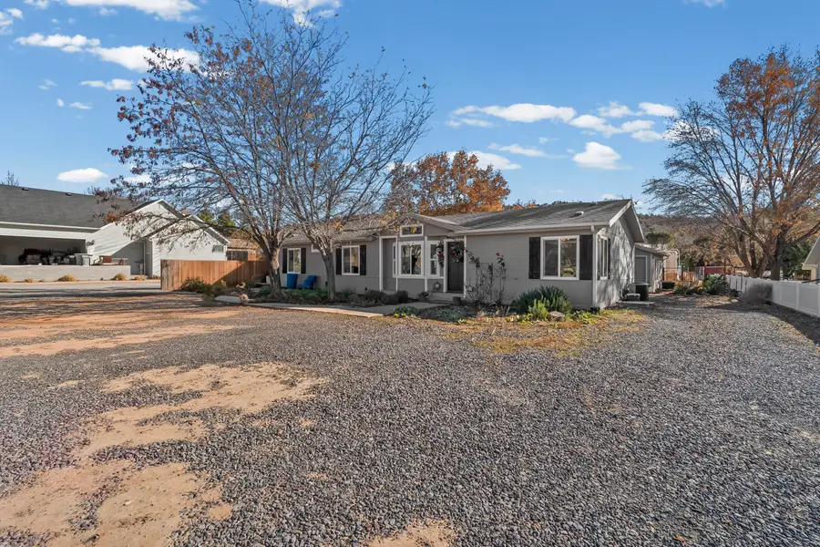 1217 W Topaz Rd, Saint George, UT 84770 - Image #2