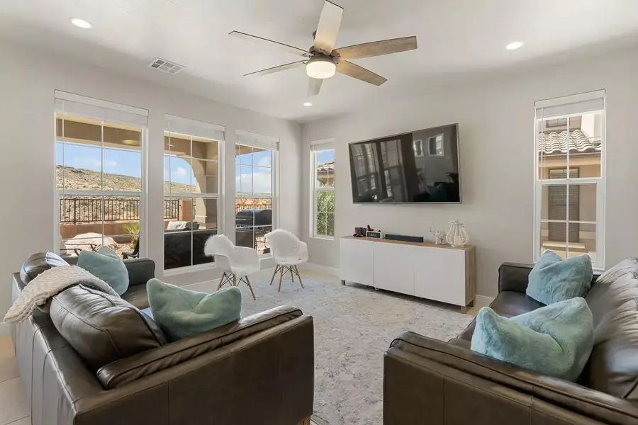 2264 E Cascada Way, Washington, UT 84780 - Image #2