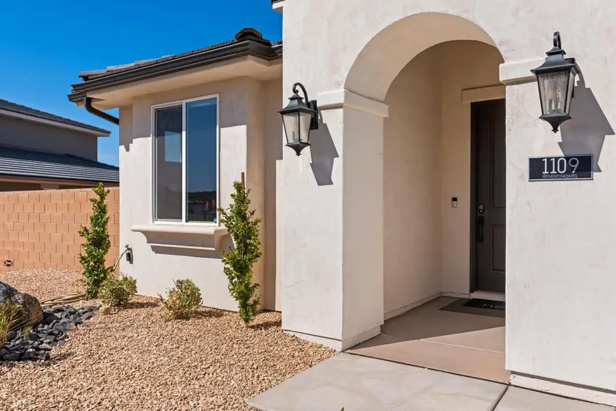 1109 N Paseos St, Washington, UT 84780 - Image #2