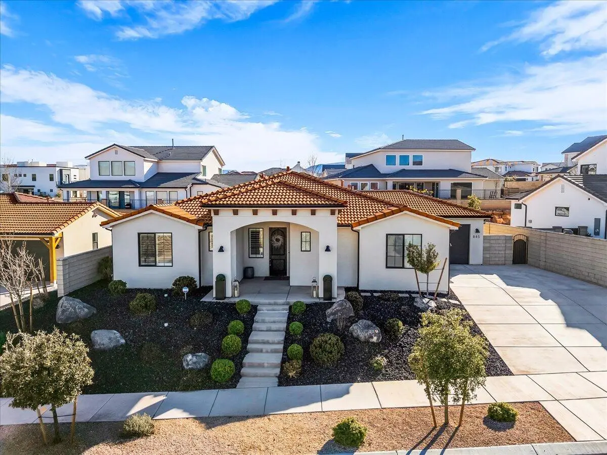 845 W Firelight Dr, Saint George, UT 84790 - #1