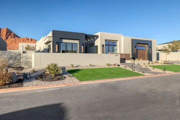 697 E Coral Autumn Ln, Ivins, UT 84738