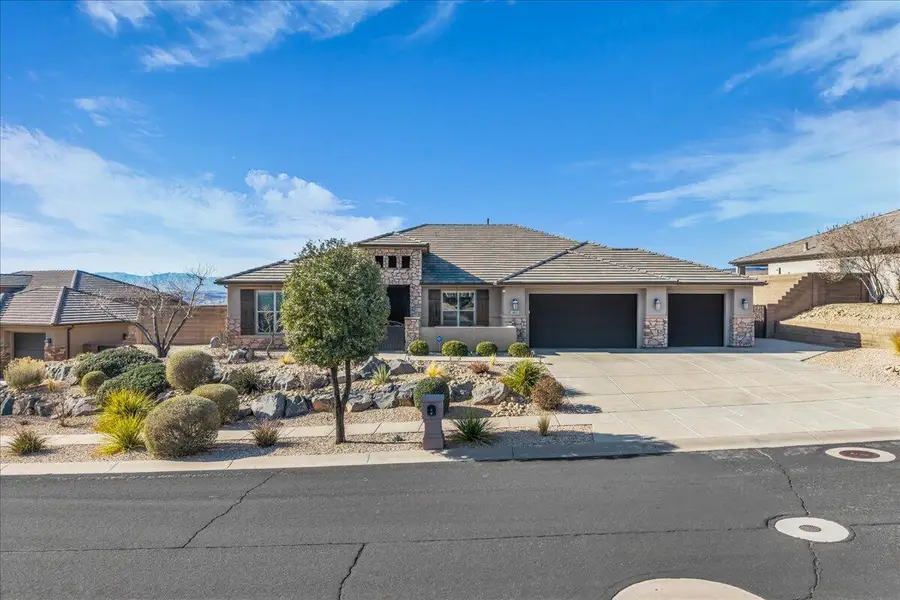 811 N Crown King Ave, Washington, UT 84780 - #2