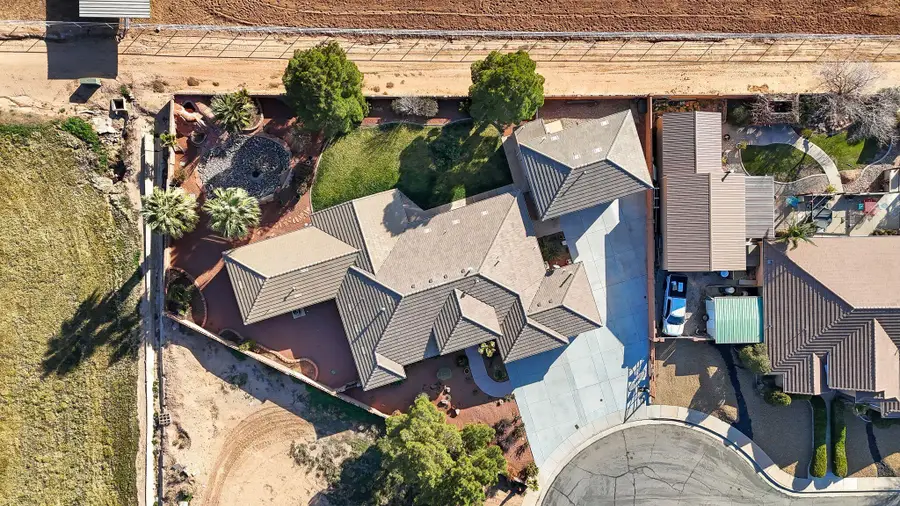 720 E Meadow Ln, Washington, UT 84780 - Image #2