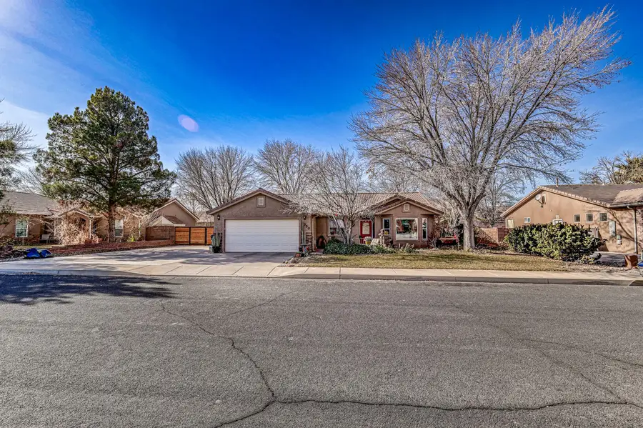 2350 S Pasture Ln, Washington, UT 84780 - #3