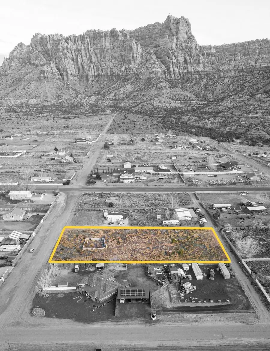 740 N Elm St, Hildale, UT 84784 - #3