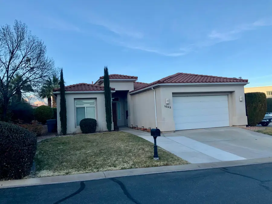 1042 W Hillview Dr, Washington, UT 84780 - #3