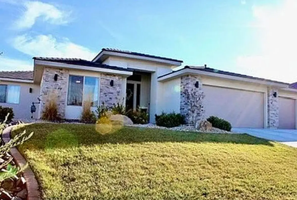 2112 E Honeycomb Dr, Saint George, UT 84790 - Image #1