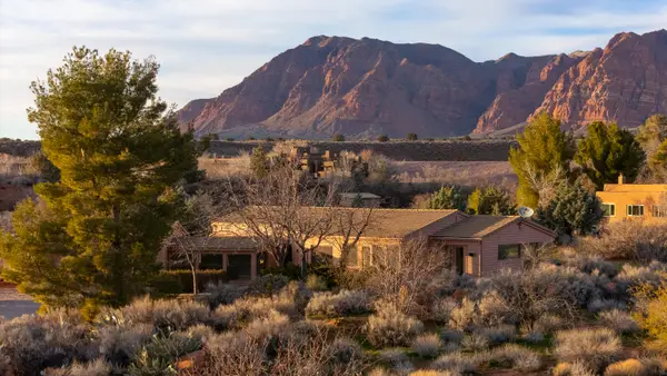 1424 W Willow Springs Cir, Ivins, UT 84738