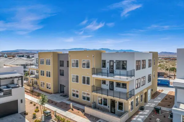 747 W Periwinkle Ln #302, St George, UT 84790