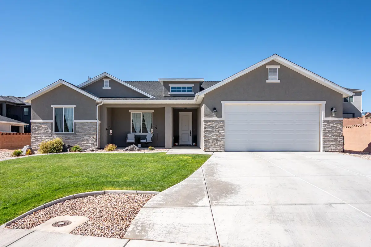 2904 W Hawk Dr Dr, Cedar City, UT 84720 - #1