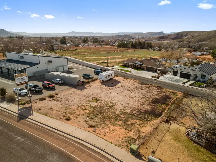 2428 Santa Clara Dr, Santa Clara, UT 84765 - #3