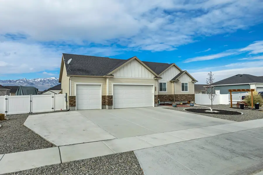 230 S Jodi Ln, Grantsville, UT 84029 - #2