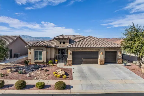 1376 W Garnet Ridge Dr, St George, UT 84790
