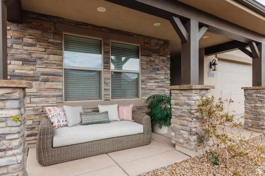 273 N Puerta Dr, Washington, UT 84780 - #2