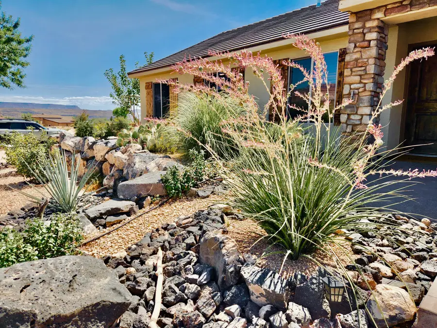 810 S Peachtree Dr, Toquerville, UT 84774 - #2