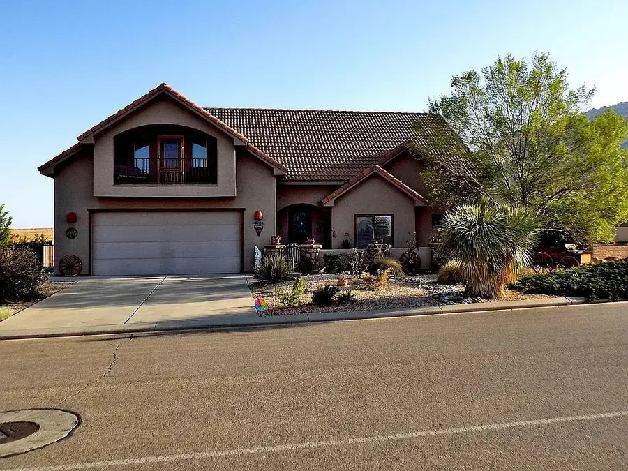 1123 E Big Pinion Ln, Apple Valley, UT 84737 - #2