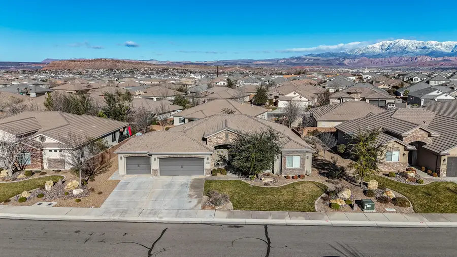 3097 E Delany Dr, Saint George, UT 84790 - #2