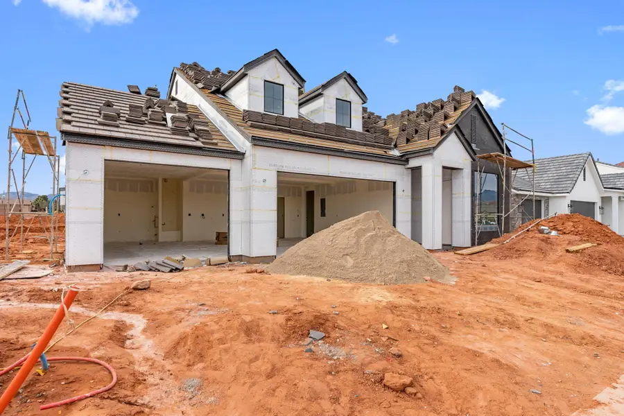 2401 Patricia Dr, Santa Clara, UT 84765 - #2