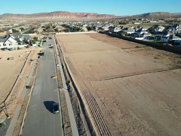 Hinckley Ln, St George, UT 84790