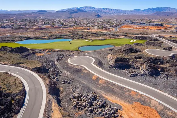 2430 Phil Smith Ct, Santa Clara, UT 84765