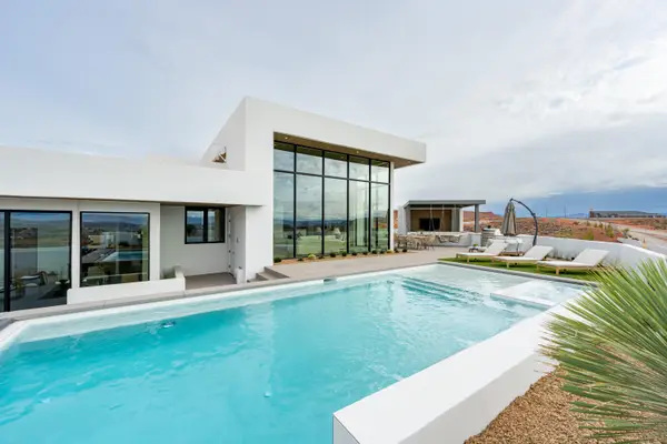 92 E Colima Rd, Washington, UT 84780