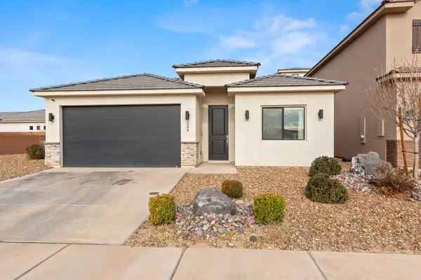 584 S Riverbed Dr, Washington, UT 84780