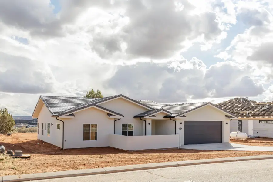 1324 E Manzanita Dr, Apple Valley, UT 84737 - #3