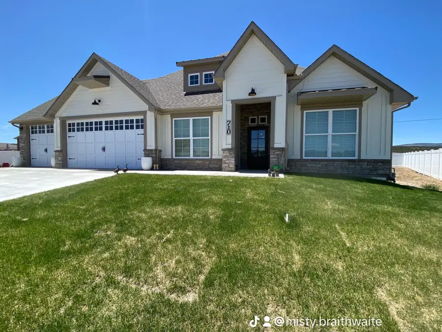 710 Pine St St, Panguitch, UT 84759 - #2