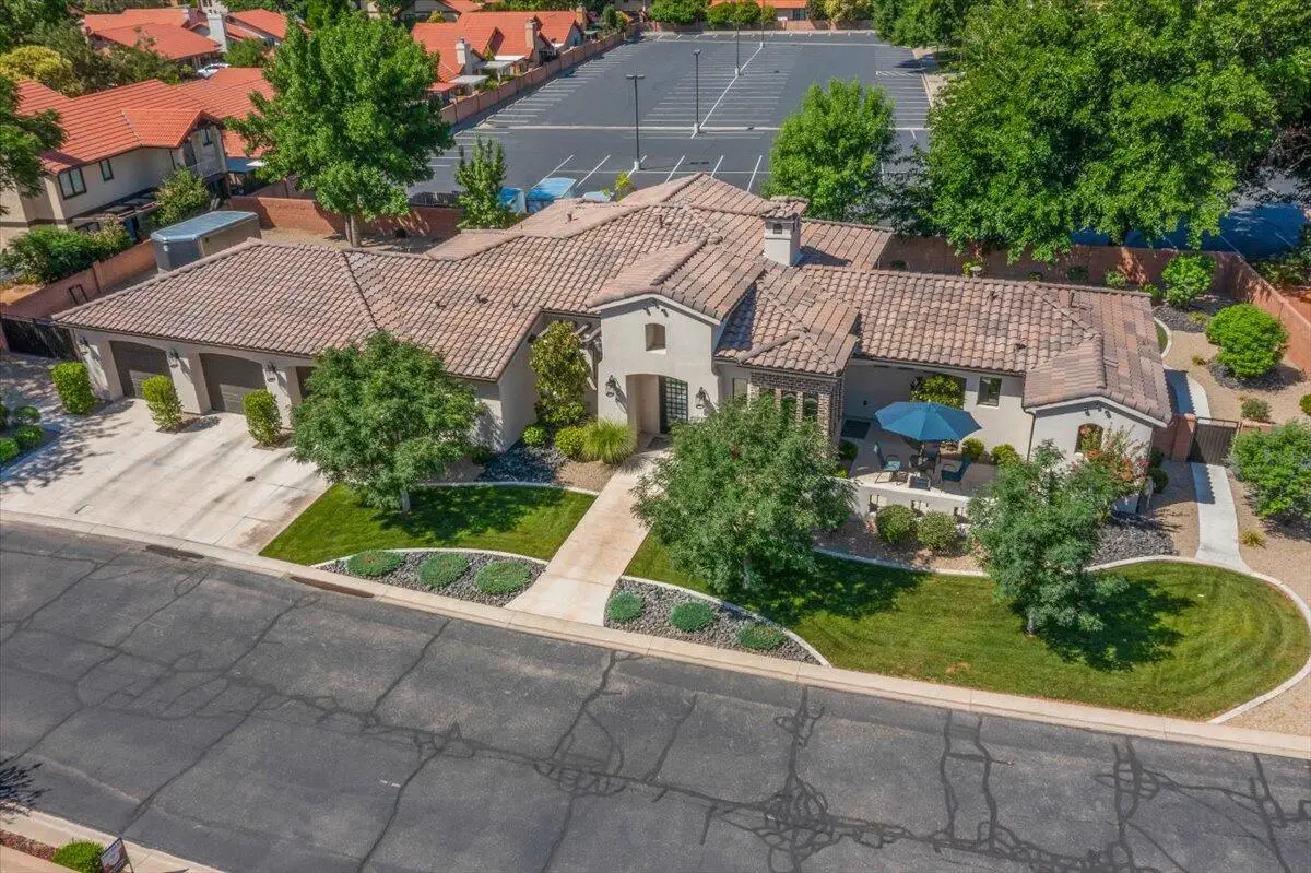 1555 W Woodsview Ln, Saint George, UT 84770 - #1