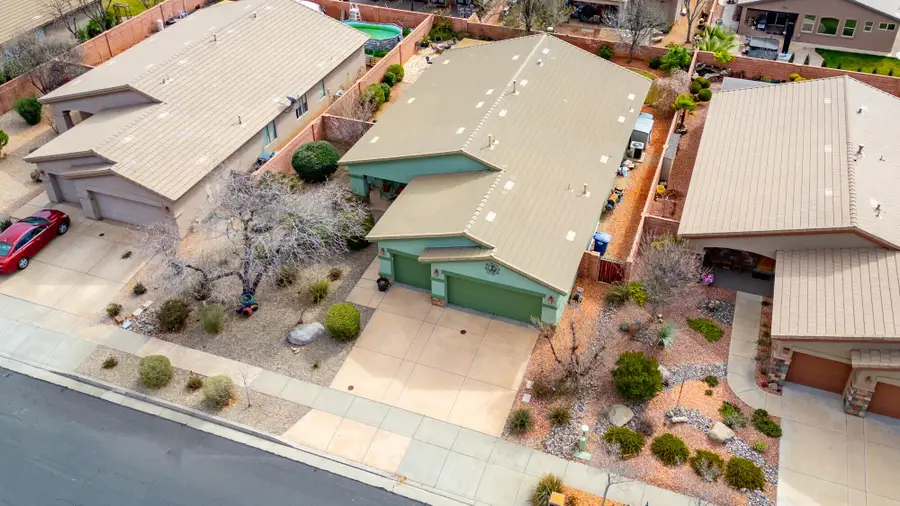 3352 E Sweetwater Springs Dr, Washington, UT 84780 - #2