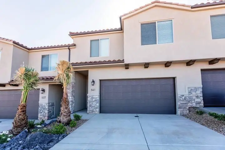 541 N Ventura Ln, Washington, UT 84780 - #1