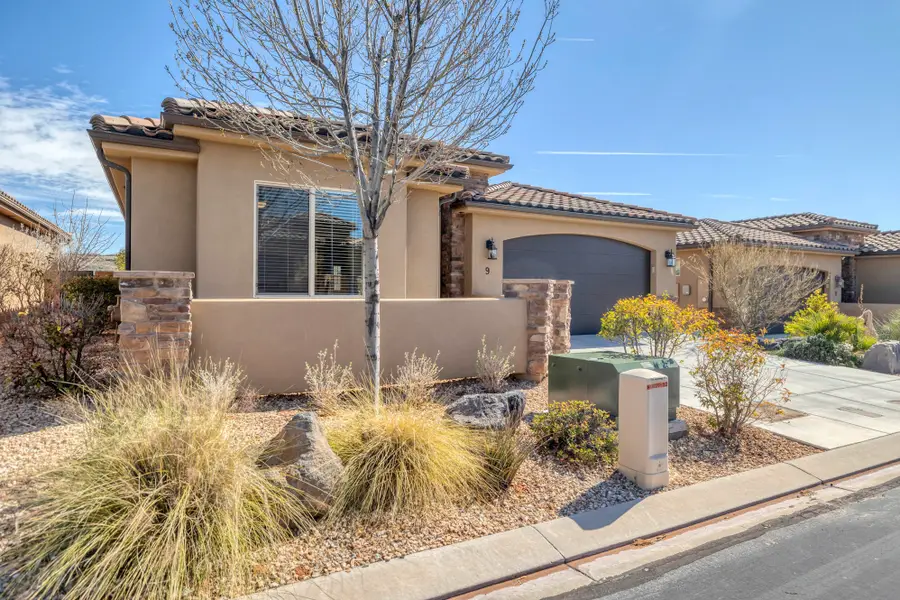 650 N Red Stone Rd #9, Washington, UT 84780 - #3