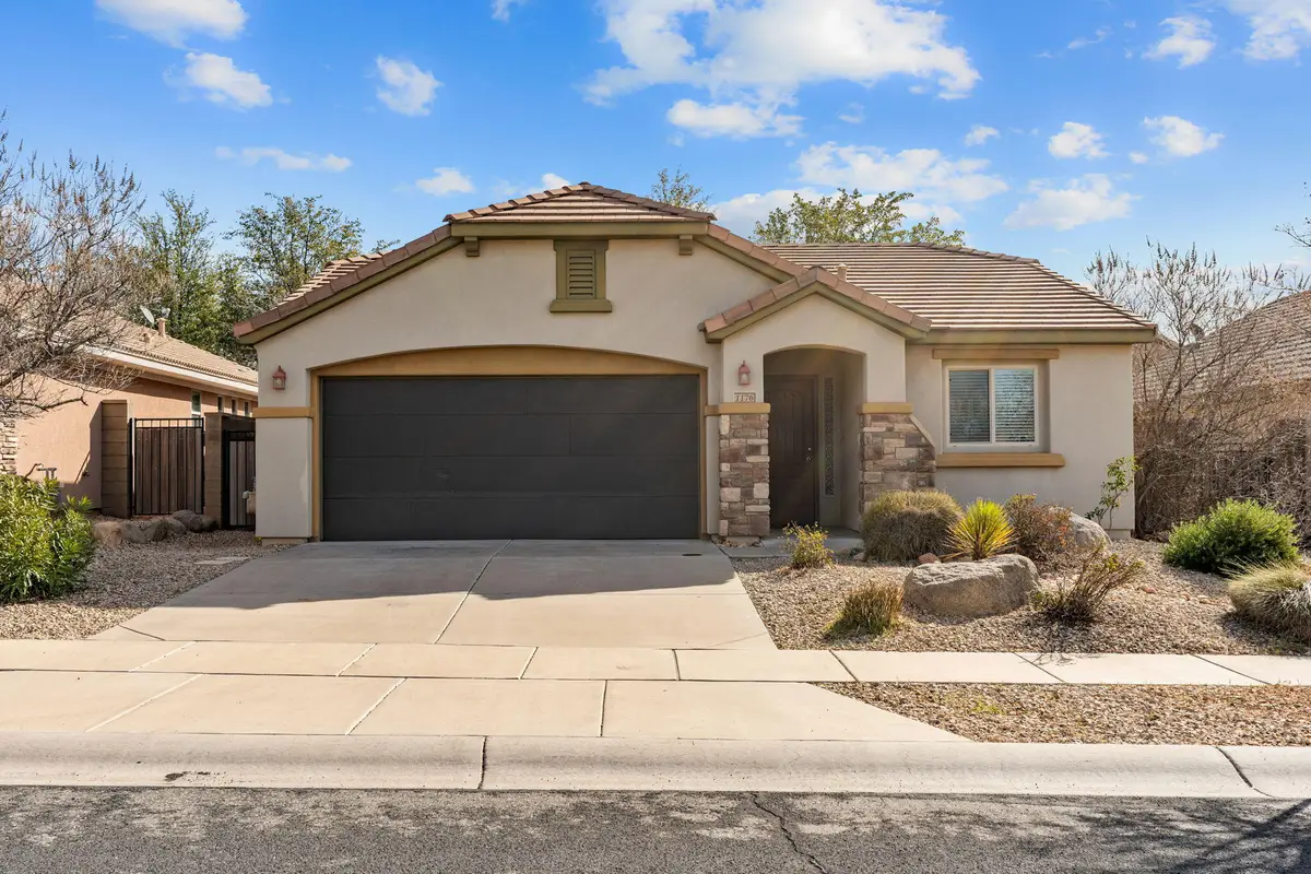 1176 N Crown King Ave, Washington, UT 84780 - #1