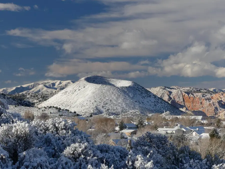 1215 W Emerald Dr, Saint George, UT 84770 - #3